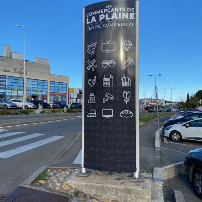 Personnalisation totem extérieur Montpellier