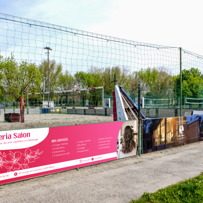 panneaux publicitaires de bord de stade